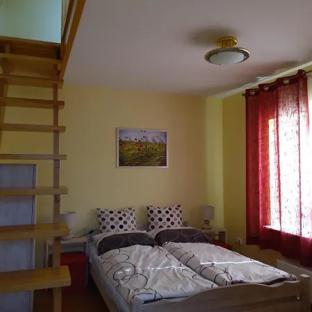 Apartamentai Geguciu Gatveje 아파트 *